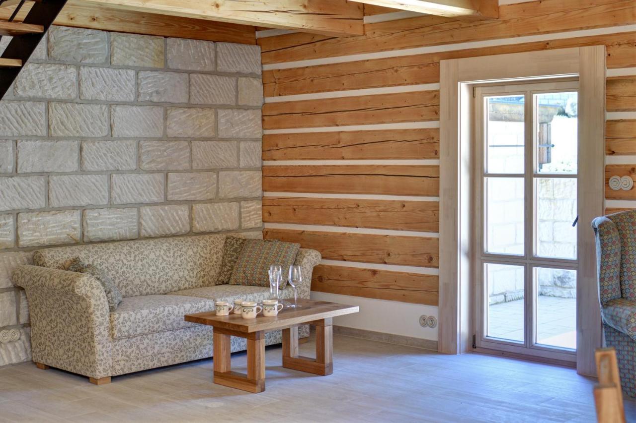 Roubenka Pod Troskami Apartment Ktová Екстериор снимка